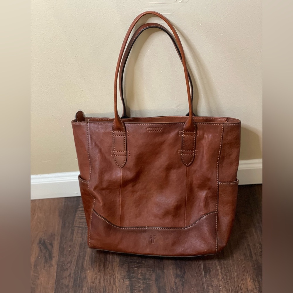 Authentic FRYE bag. In great condition